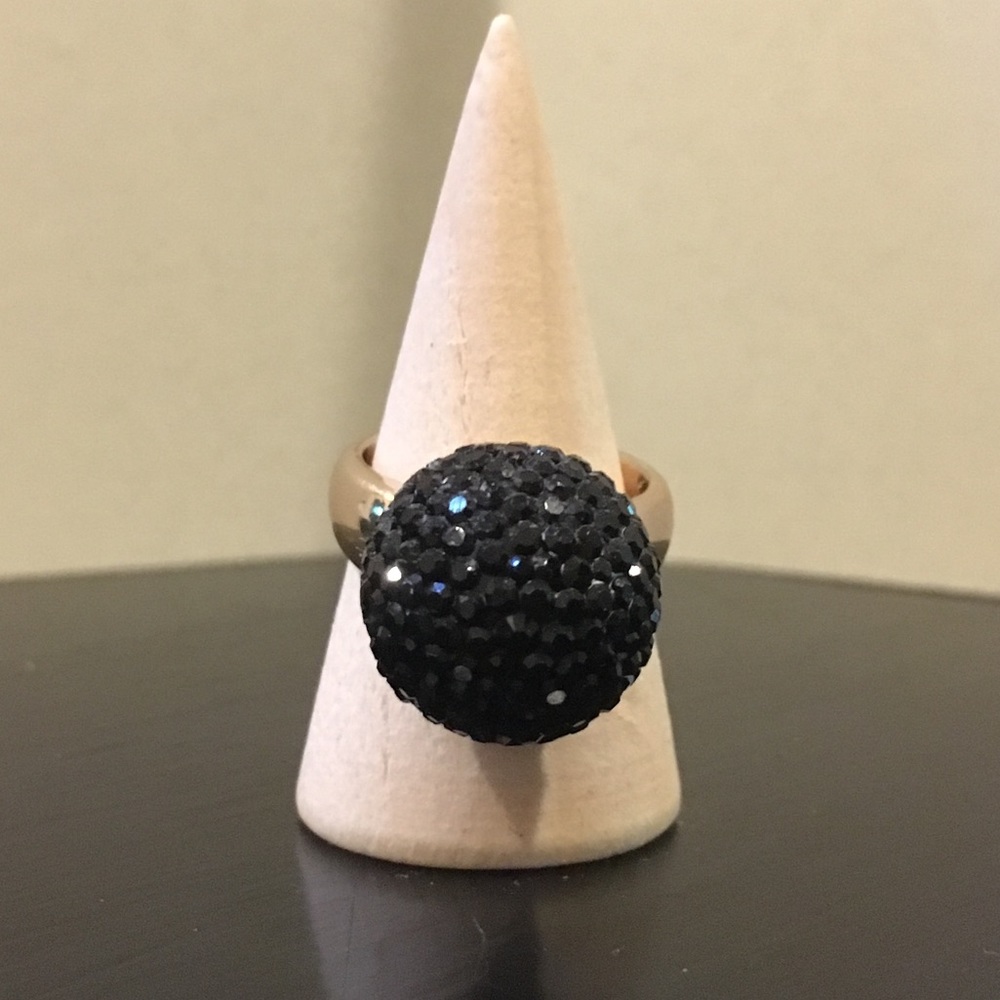 Black globe ring